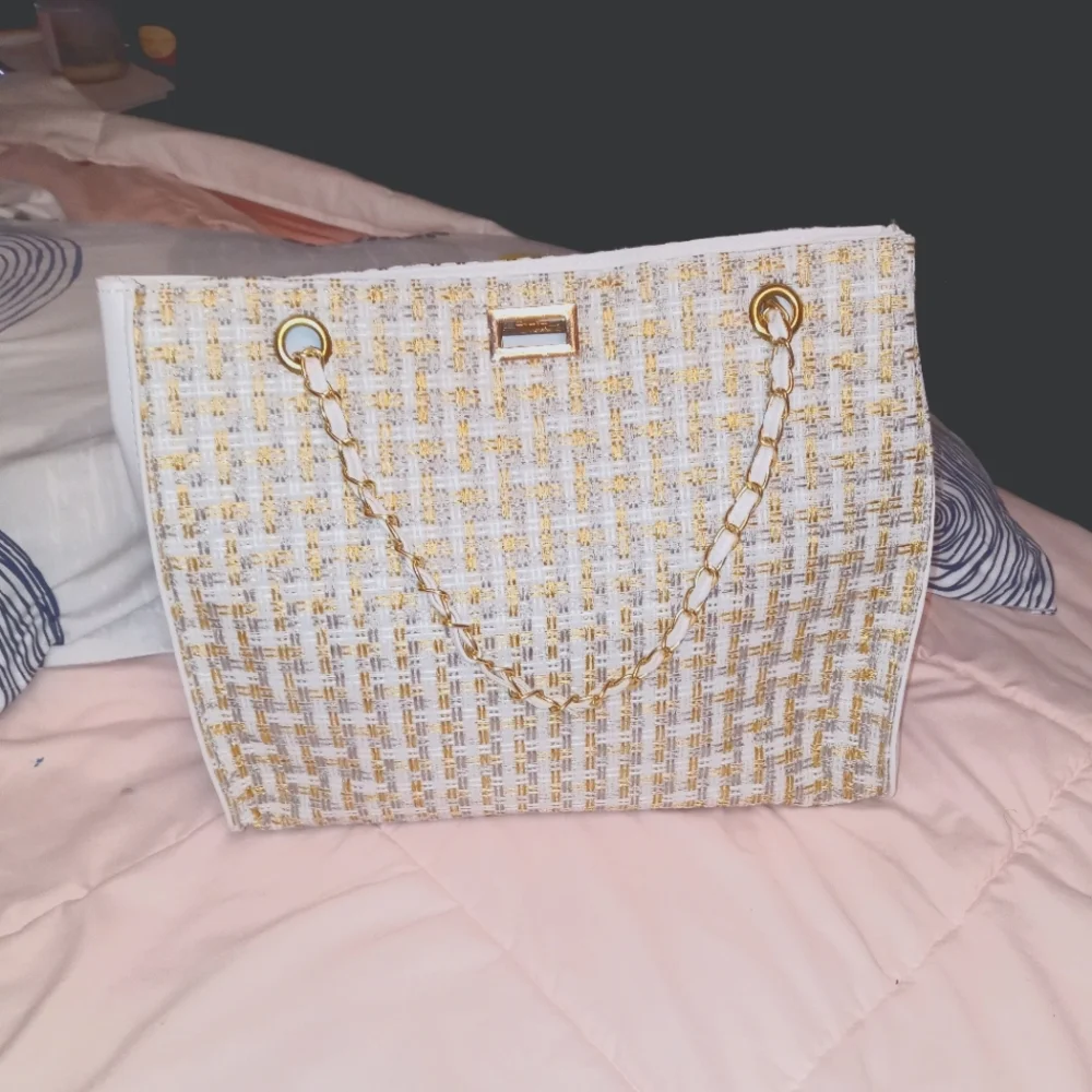 Purse - Picture 1 of 1